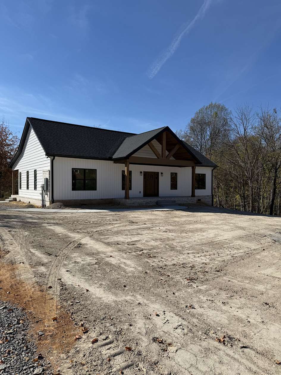 4 Acres of Land with Home for Sale in Ashland City, Tennessee