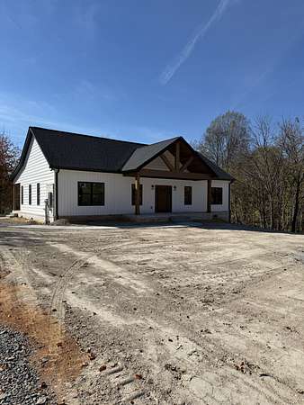 4 Acres of Land with Home for Sale in Ashland City, Tennessee