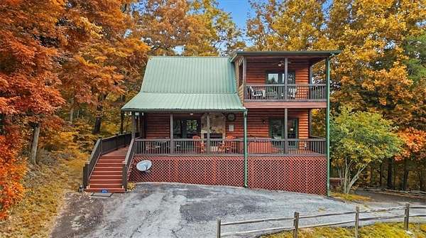 1.55 Acres of Land with Home for Sale in Blue Ridge, Georgia