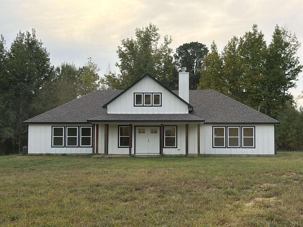 22 Acres of Agricultural Land with Home for Sale in De Berry, Texas