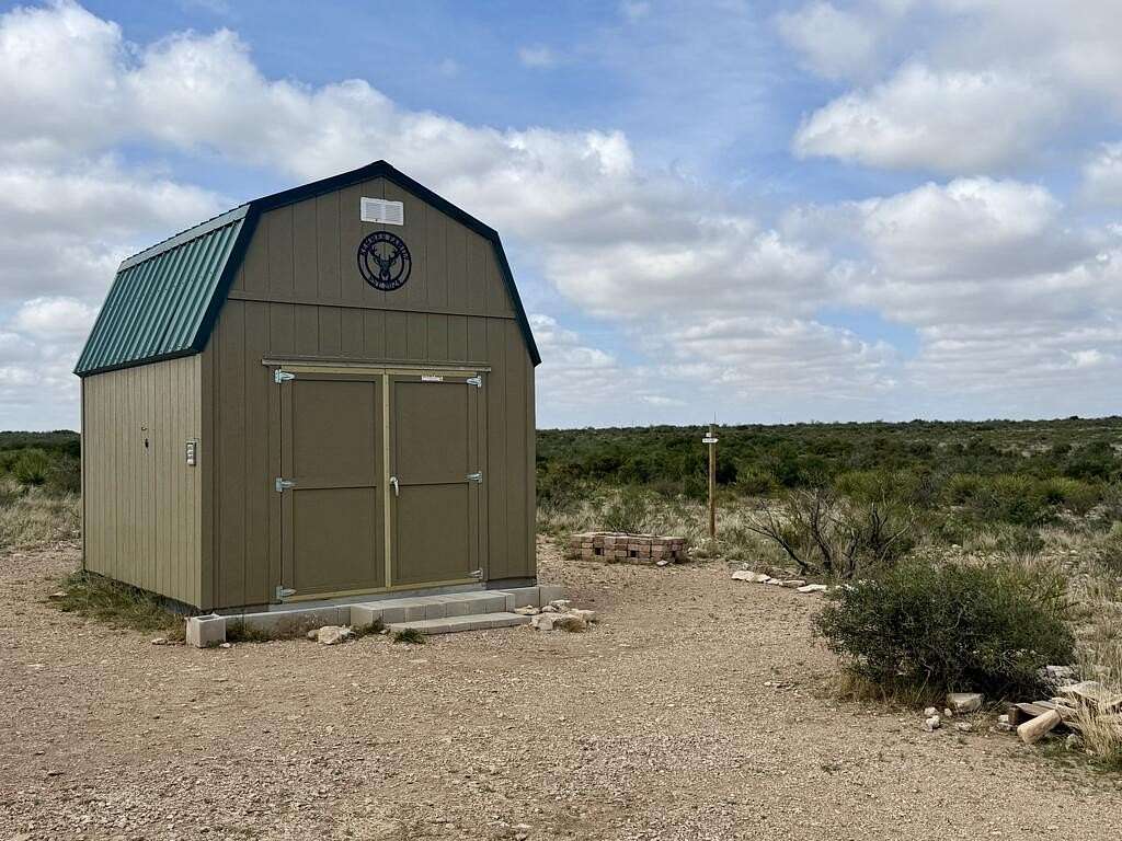 100 Acres of Land for Sale in Sheffield, Texas