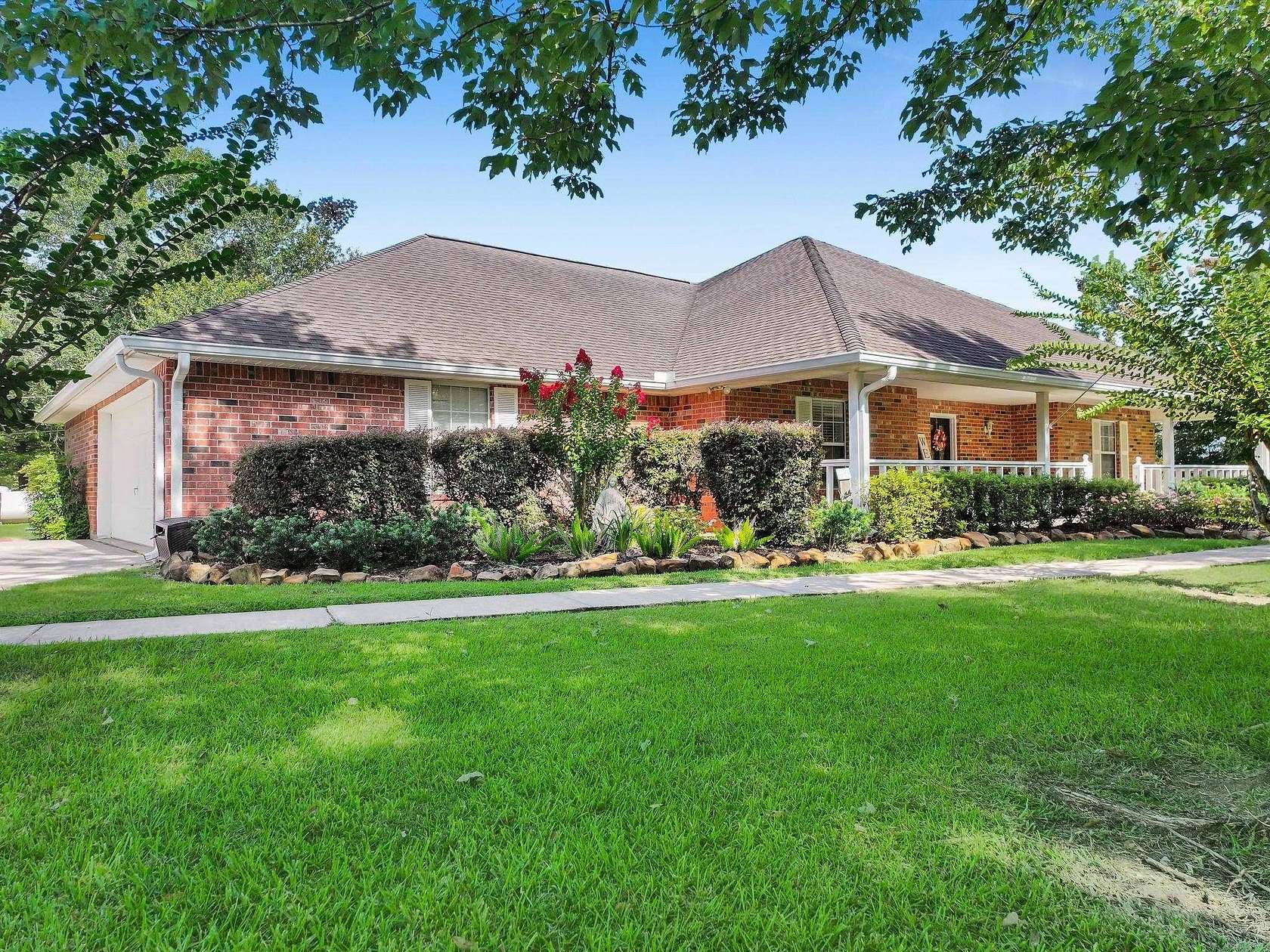 5.59 Acres of Improved Residential Land for Sale in Orange, Texas