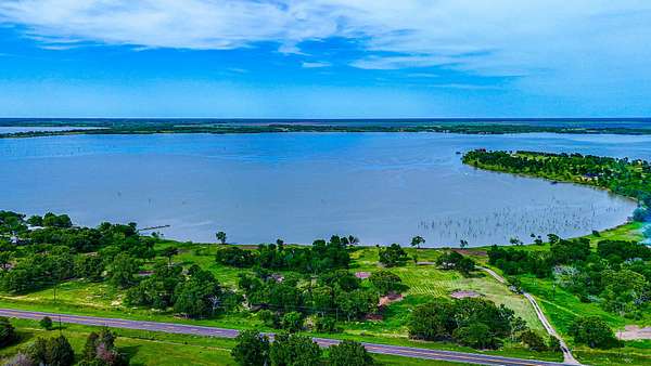 1 Acre of Residential Land for Sale in Corsicana, Texas