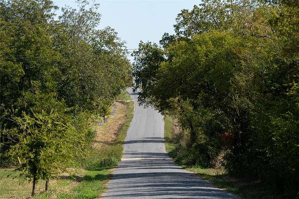 1 Acre of Residential Land for Sale in Whitesboro, Texas