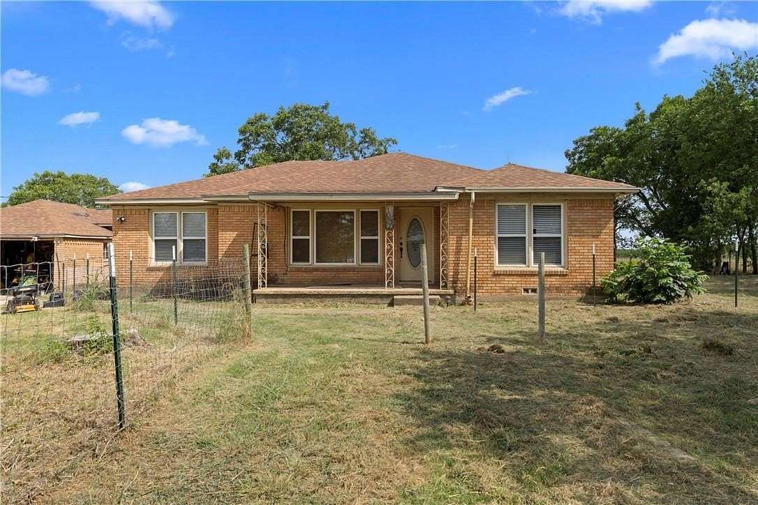 10 Acres of Land with Home for Sale in Penelope, Texas