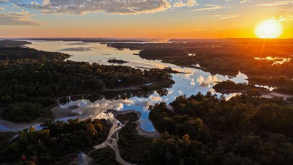 20 Acres of Recreational Land with Home for Sale in Flint, Texas
