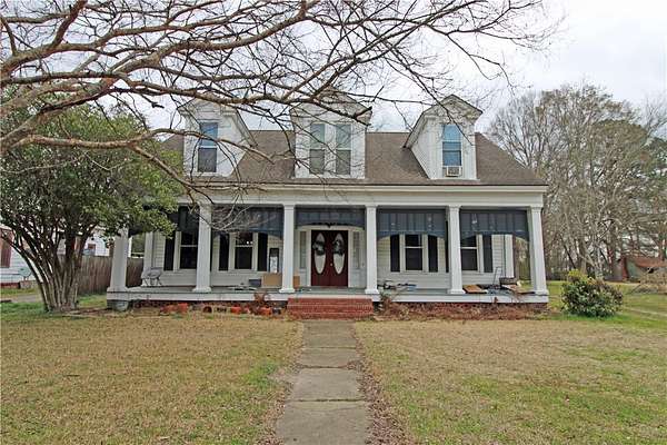 5 Acres of Land with Home for Sale in Eutaw, Alabama