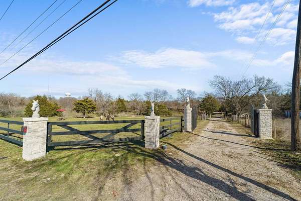 9.19 Acres of Land with Home for Sale in Cedar Hill, Texas