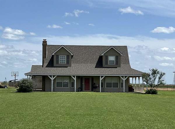 5 Acres of Land with Home for Sale in Frederick, Oklahoma