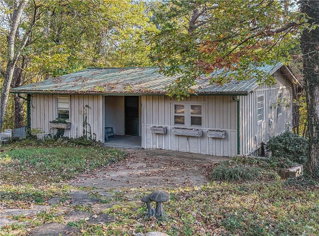 1.54 Acres of Land with Home for Sale in Marble Falls Township, Arkansas