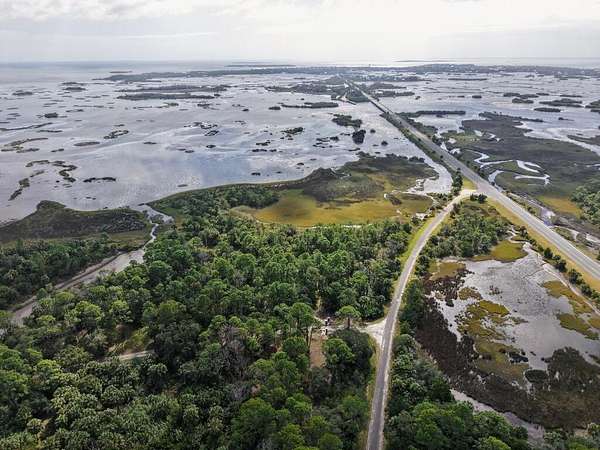 10.7 Acres of Land for Sale in Cedar Key, Florida