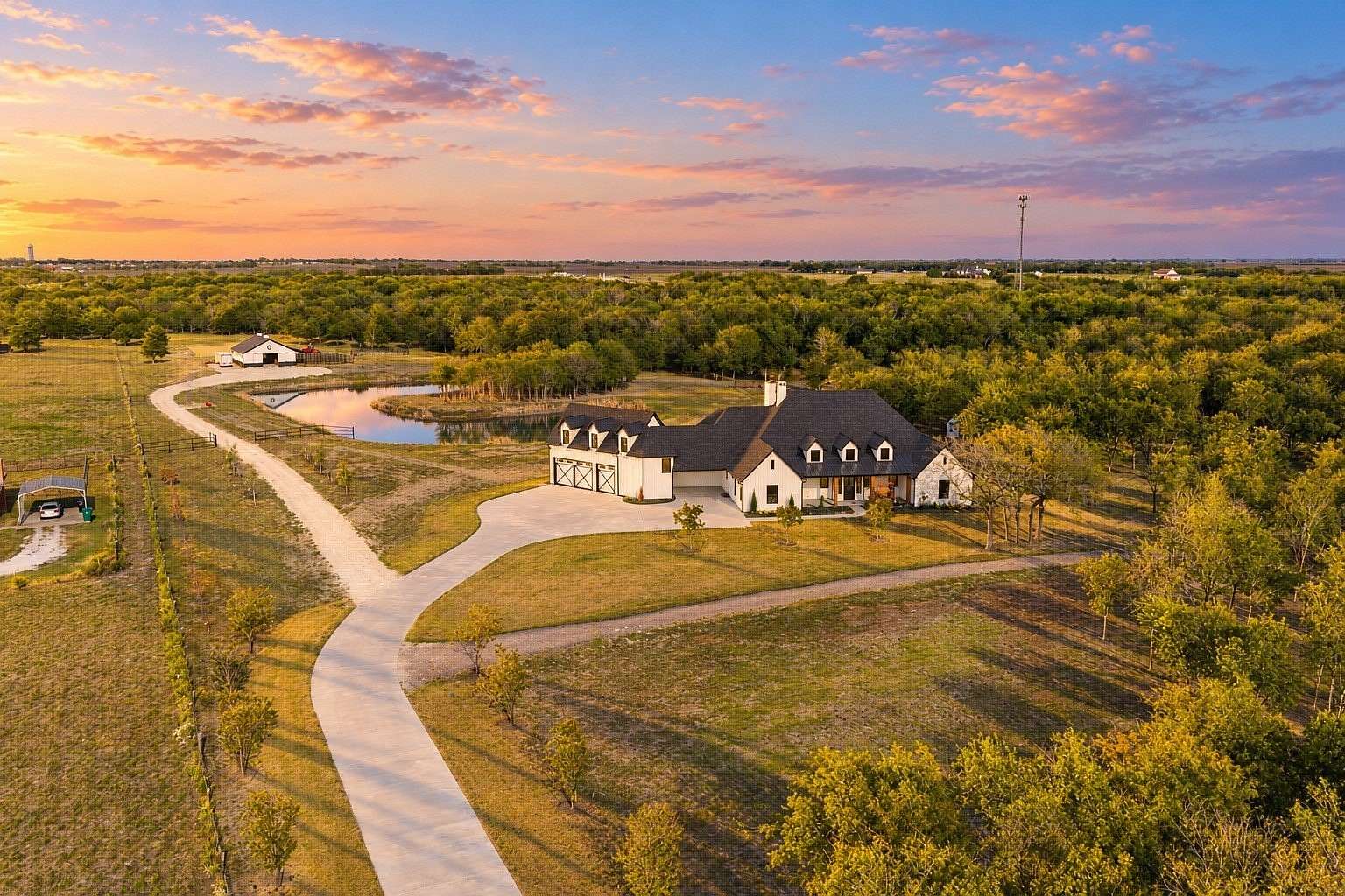 20 Acres of Agricultural Land with Home for Sale in Rockwall, Texas