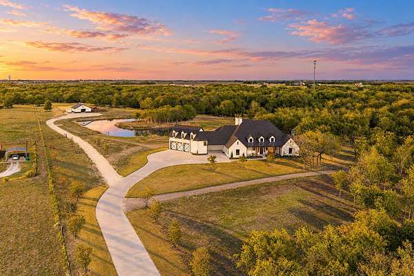 20 Acres of Agricultural Land with Home for Sale in Rockwall, Texas