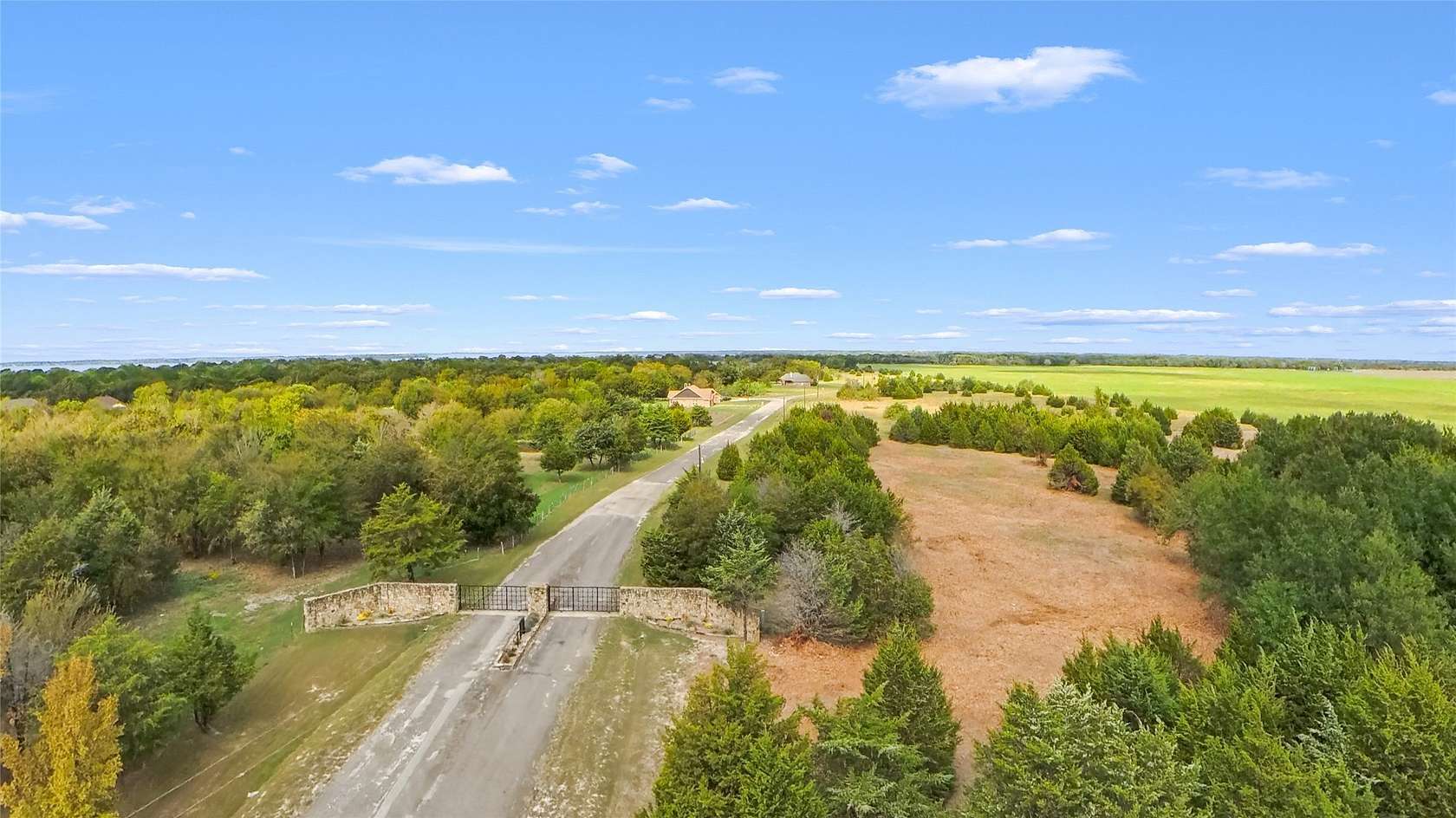 4 Acres of Residential Land for Sale in Kerens, Texas