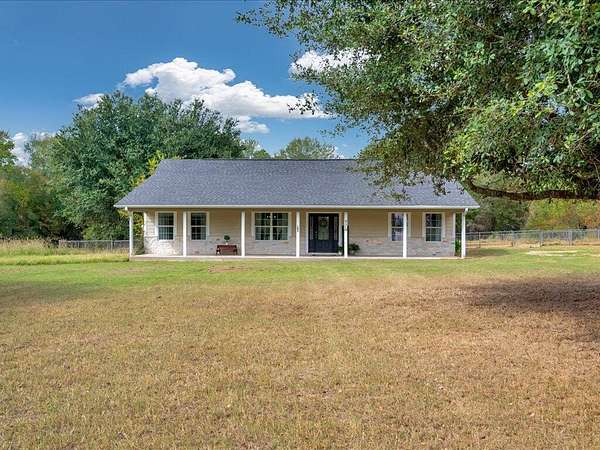 2 Acres of Land with Home for Sale in Lufkin, Texas