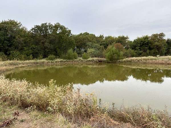 5 Acres of Residential Land for Sale in Corsicana, Texas