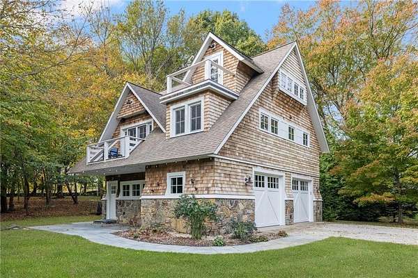 9.69 Acres of Land with Home for Lease in Jamestown, Rhode Island