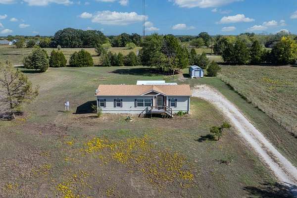 1.5 Acres of Land with Home for Sale in Gun Barrel City, Texas