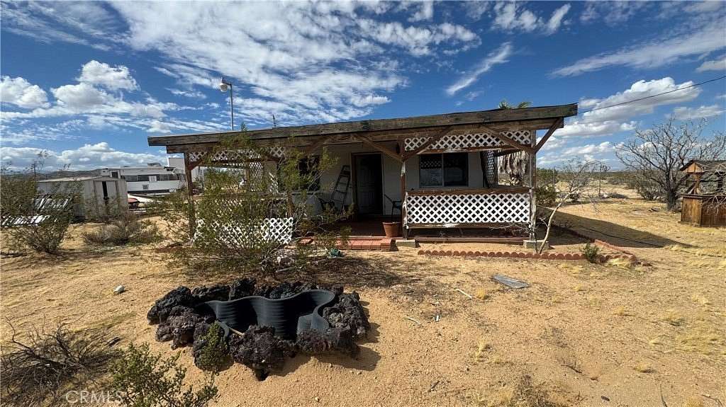5 Acres of Improved Residential Land for Sale in Landers, California
