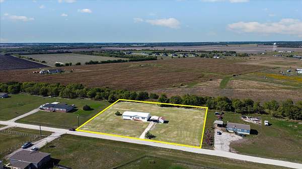 1.5 Acres of Land with Home for Sale in Caddo Mills, Texas
