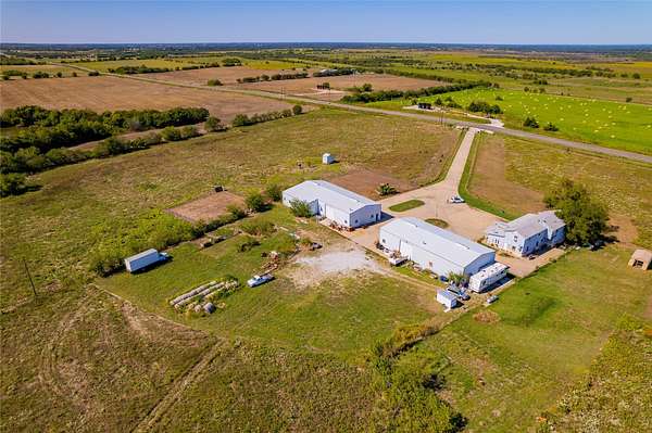 20.6 Acres of Agricultural Land for Sale in Southmayd, Texas