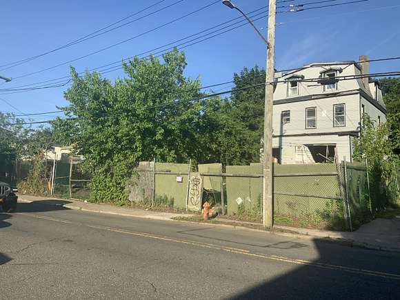 0.93 Acres of Residential Land for Sale in Staten Island, New York