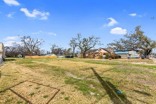 0.78 Acres of Commercial Land for Sale in Lake Charles, Louisiana