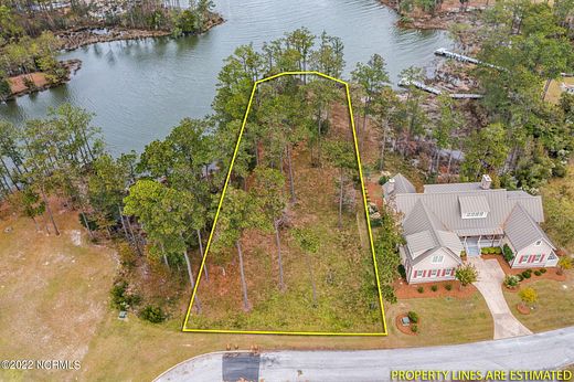 0.64 Acres of Residential Land for Sale in Oriental, North Carolina