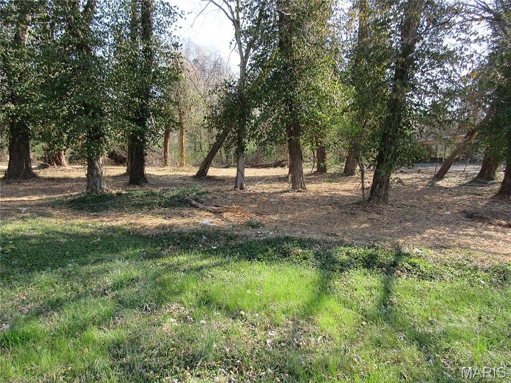 4.87 Acres of Commercial Land for Sale in Godfrey, Illinois