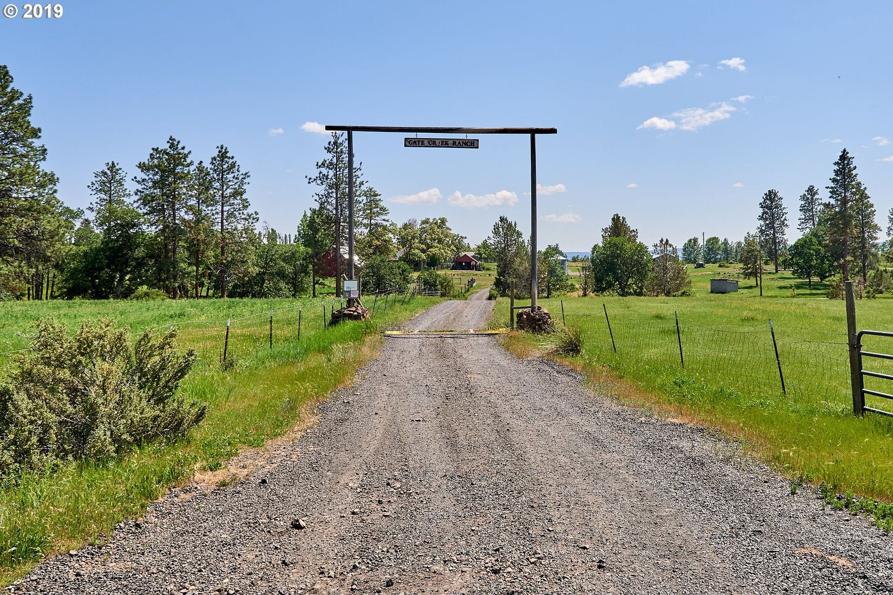 676 Acres of Land with Home for Sale in Wamic, Oregon