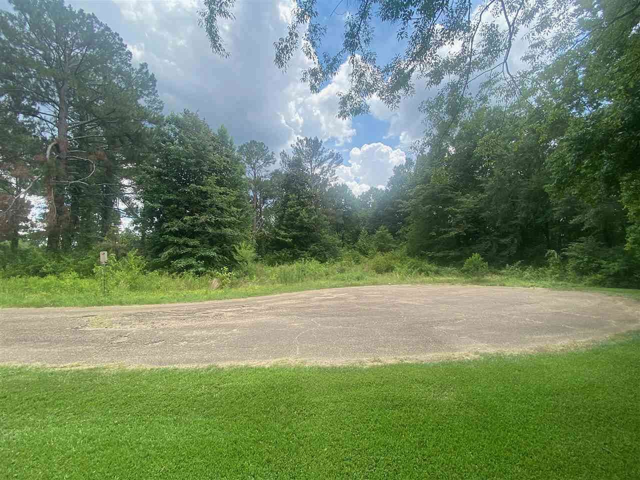 2 Acres of Residential Land for Sale in Jackson, Mississippi