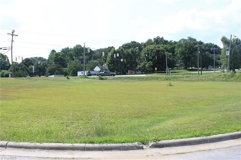 1.1 Acres of Commercial Land for Sale in Elkin, North Carolina