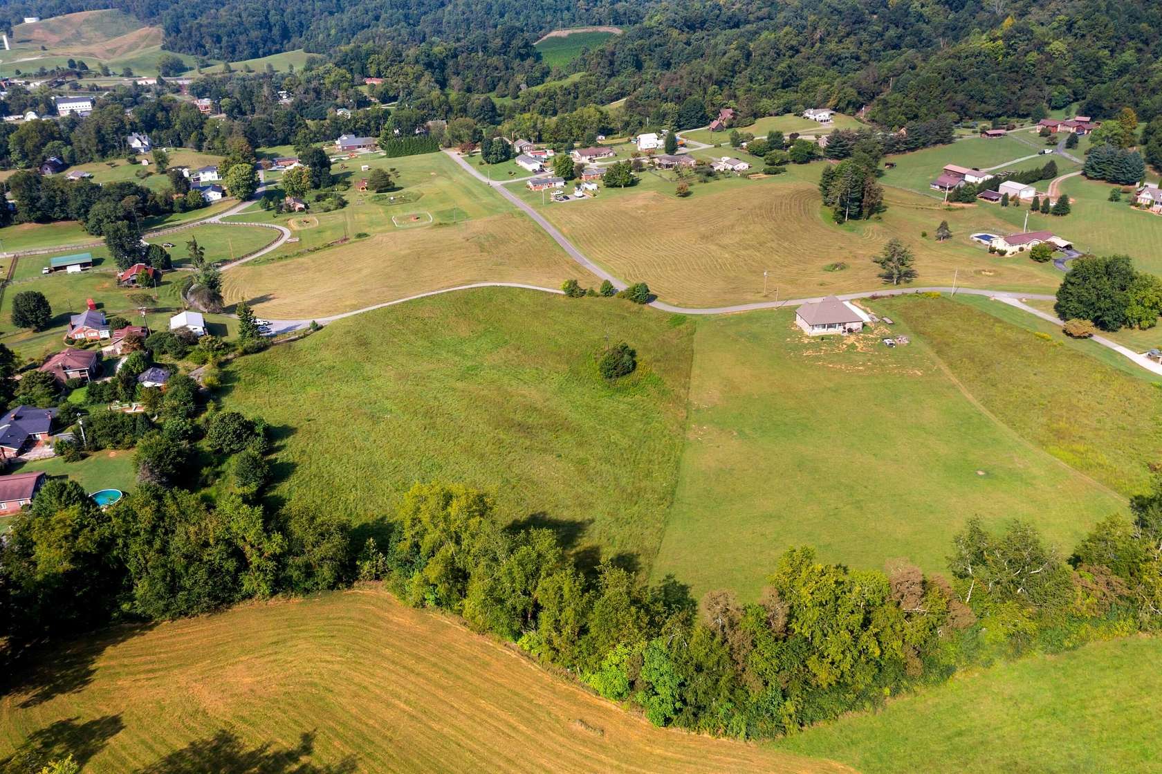 1.76 Acres of Residential Land for Sale in Harrogate, Tennessee