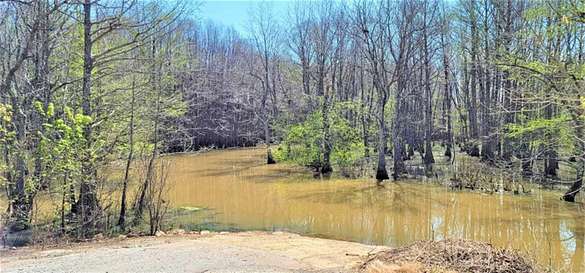 32 Acres of Recreational Land for Sale in Alamo, Tennessee