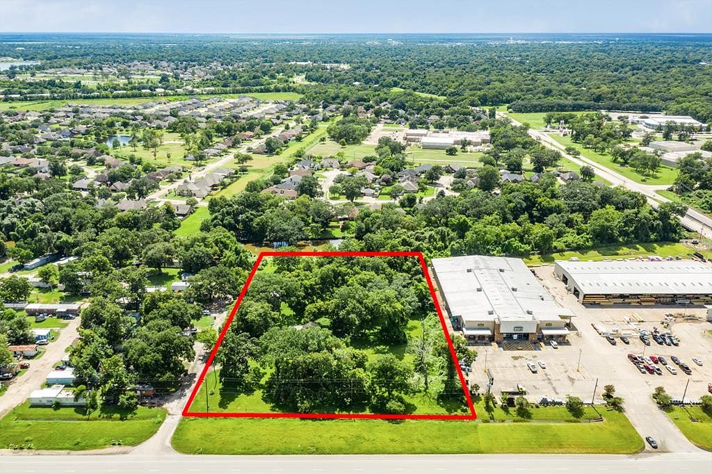 3.6 Acres of Improved Commercial Land for Sale in Richwood, Texas