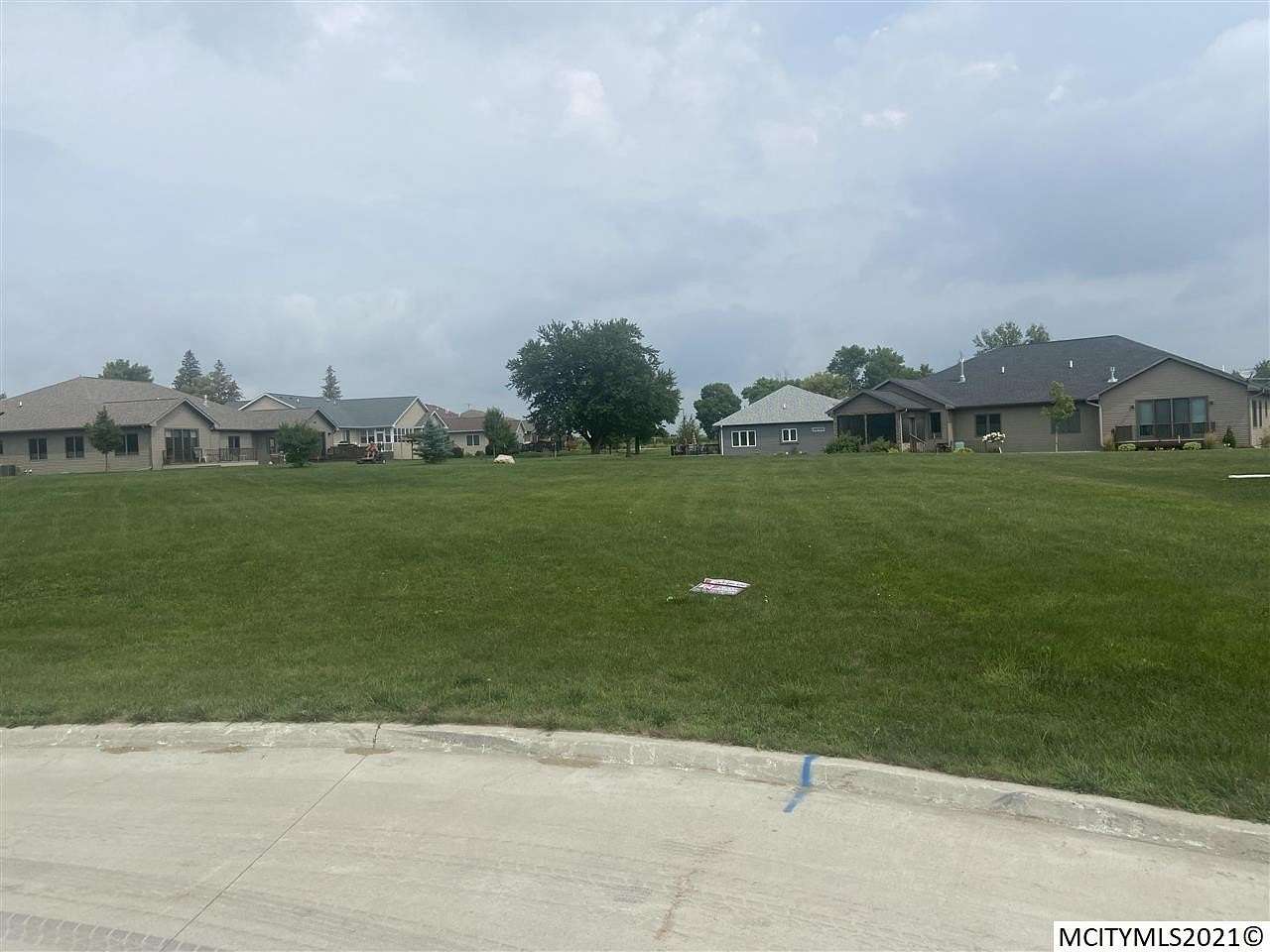 0.37 Acres of Residential Land for Sale in Mason City, Iowa