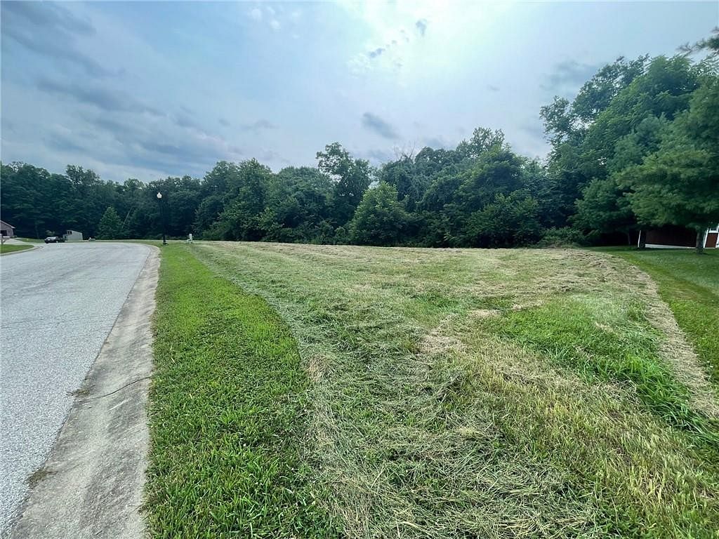 0.4 Acres of Residential Land for Sale in Martinsville, Indiana