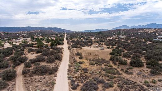 20 Acres of Land for Sale in Oak Hills, California