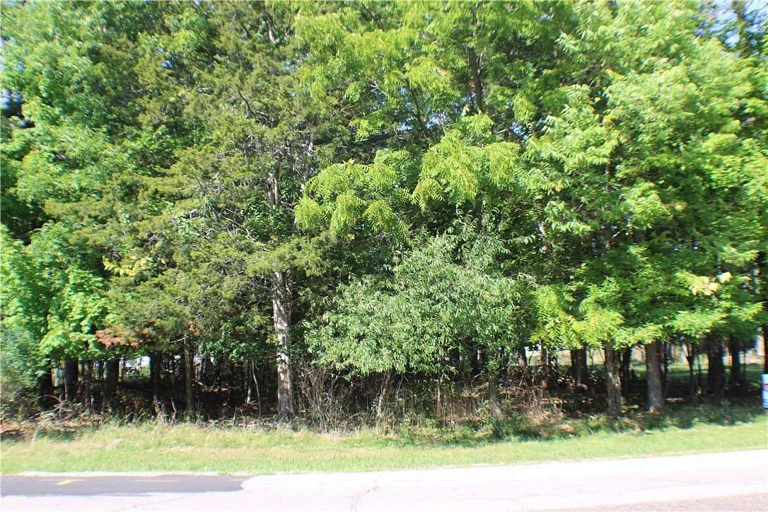 0.25 Acres of Land for Sale in Eau Claire, Wisconsin