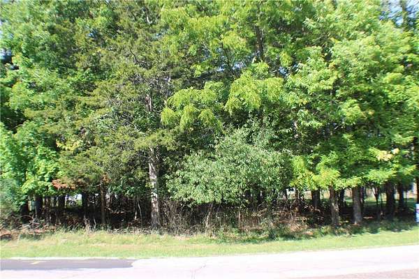 0.25 Acres of Land for Sale in Eau Claire, Wisconsin