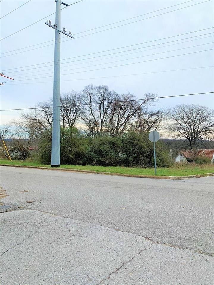 0.35 Acres of Commercial Land for Sale in Florence, Alabama