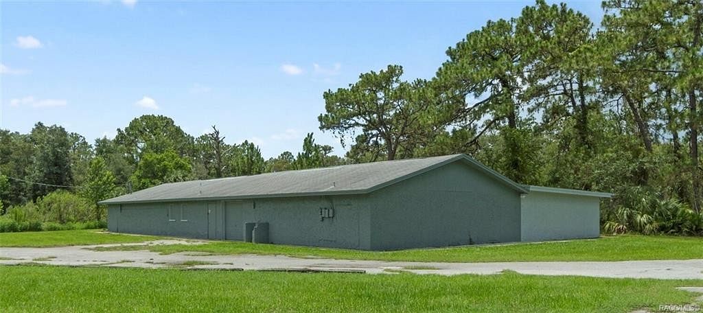 8 Acres of Improved Commercial Land for Sale in Homosassa, Florida