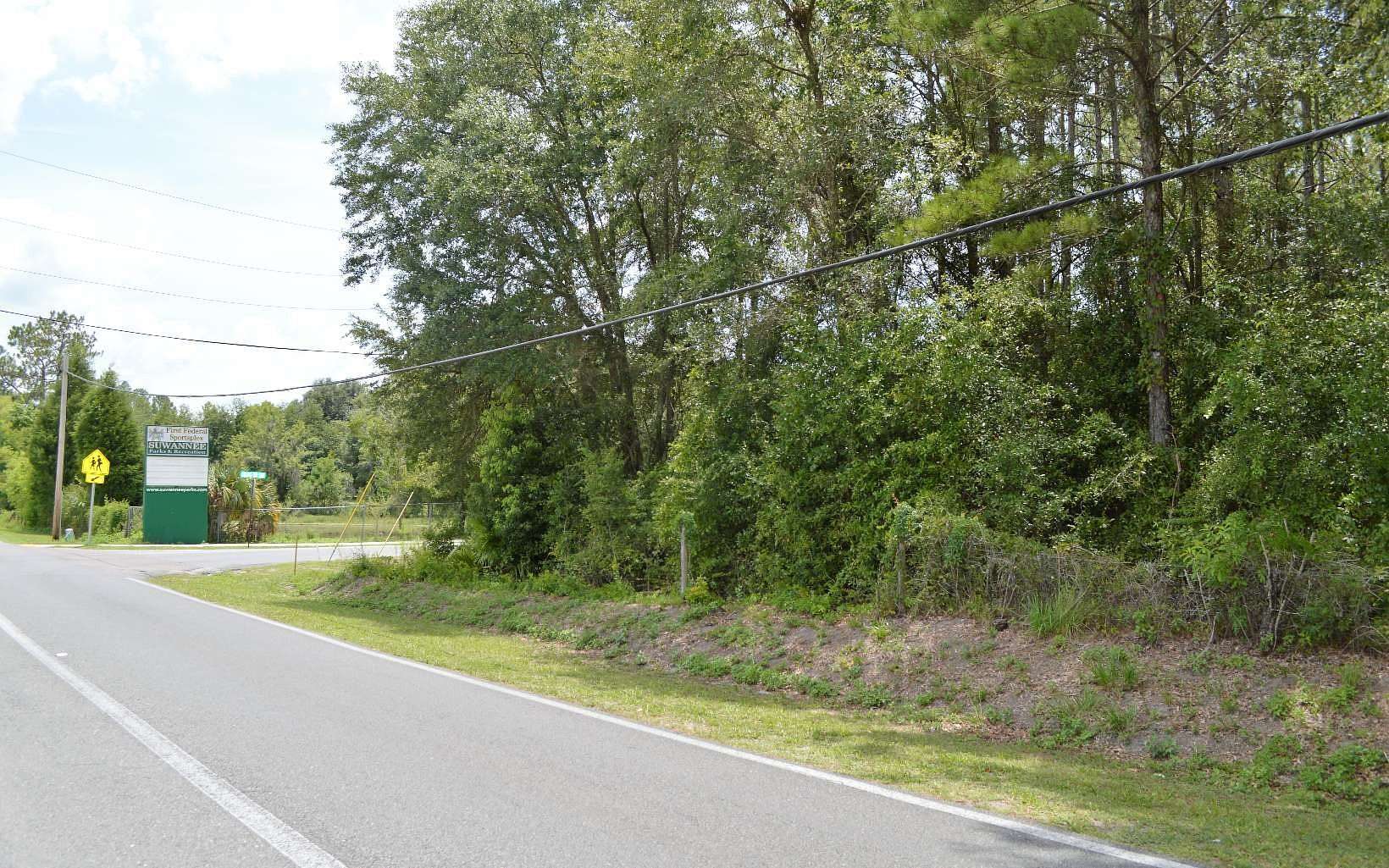 5.5 Acres of Residential Land for Sale in Live Oak, Florida