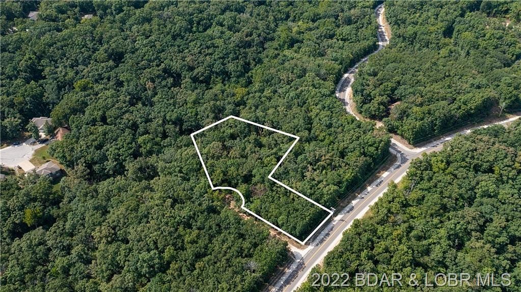 1.3 Acres of Residential Land for Sale in Village of Four Seasons, Missouri