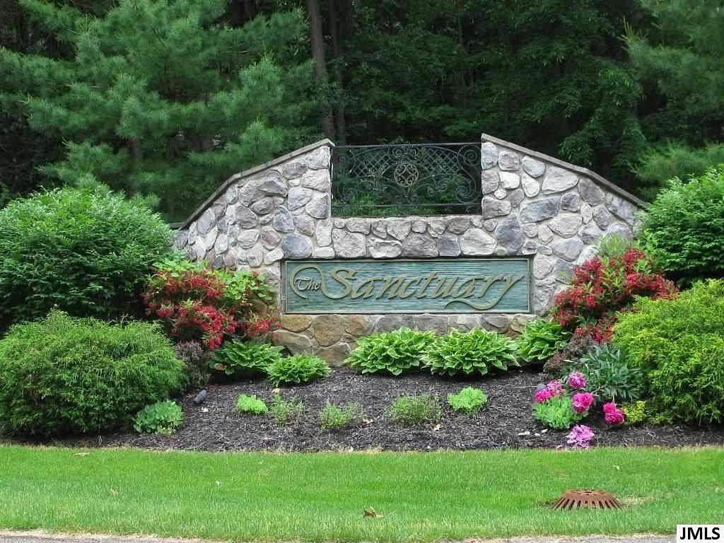 1.3 Acres of Residential Land for Sale in Jackson, Michigan