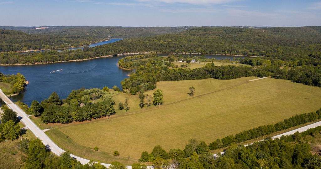 36 Acres of Improved Land for Sale in Eureka Springs, Arkansas