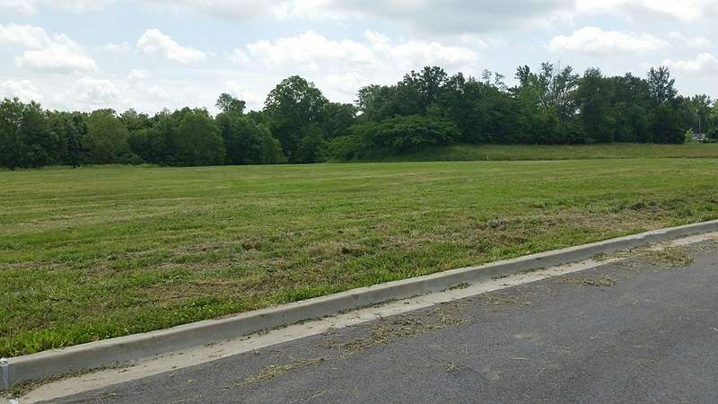 0.98 Acres of Commercial Land for Sale in Carbondale, Illinois