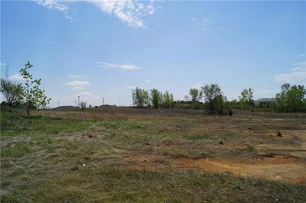 7.38 Acres of Commercial Land for Sale in Kansas City, Kansas