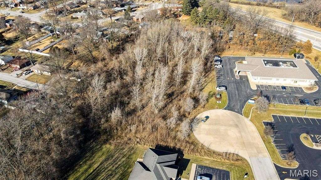 3 Acres of Commercial Land for Sale in Alton, Illinois