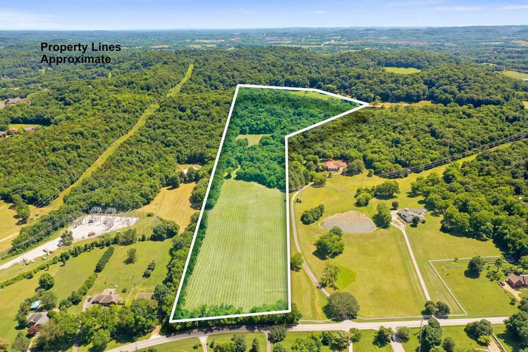 23.8 Acres of Recreational Land for Sale in Franklin, Tennessee